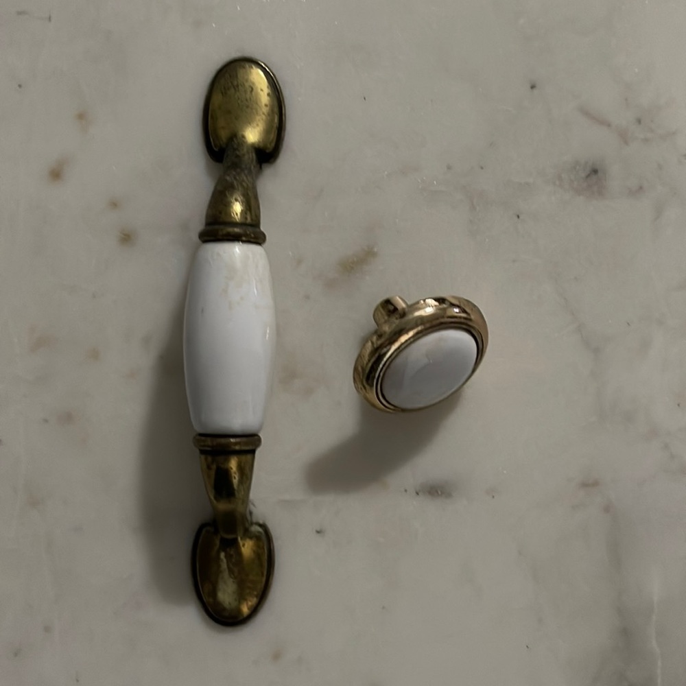 White/gold Cabinet pulls and knobs